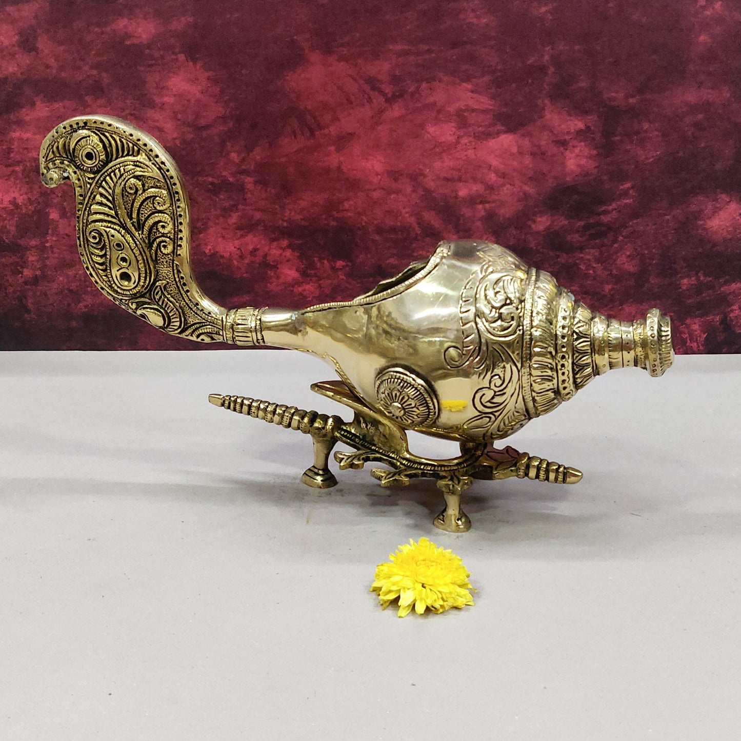 Shankh with stand